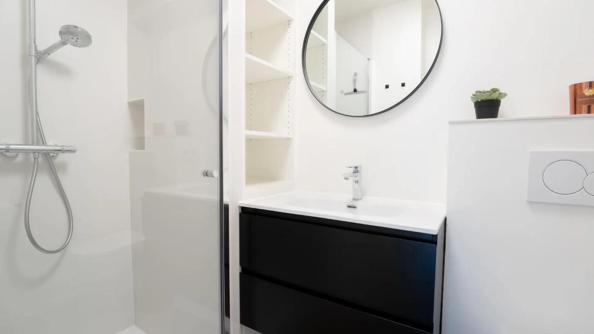 Apartment 'T Zout By Interhome Bredene